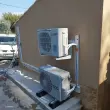 Groupes extérieurs de climatisation et pompe à chaleur installés par SISTEM Provence à La Cadière-d’Azur