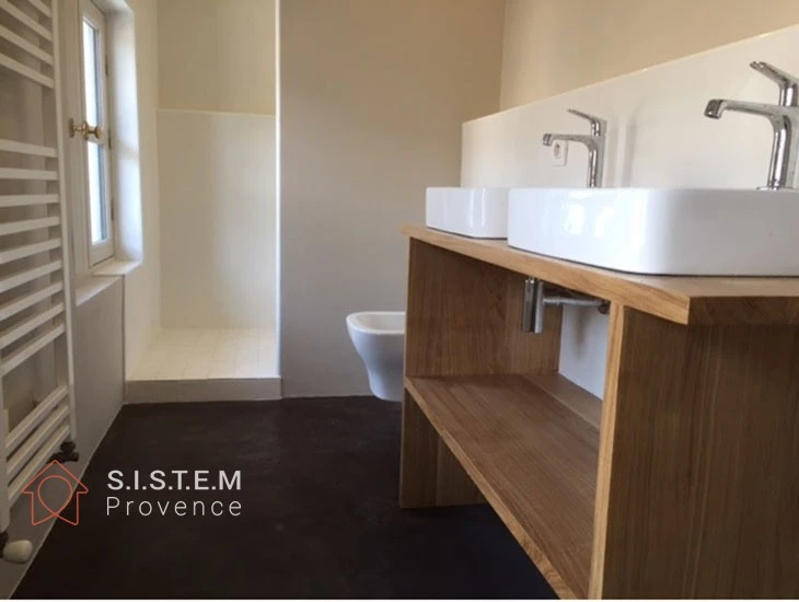 Réalisation de salles de bain dans un appartement à Aix-en-Provence