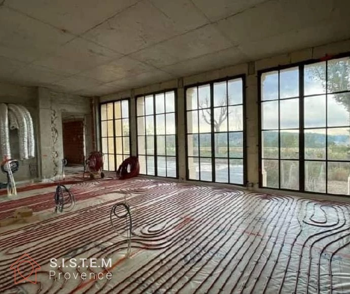 Installation d'un plancher chauffant dans une bastide aixoise