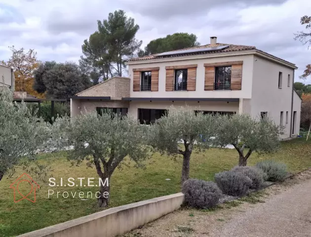 Maison d'architecte à Aix-en-Provence :  Confort thermique toute l'année avec  un Plancher chauffant-rafraîchissant