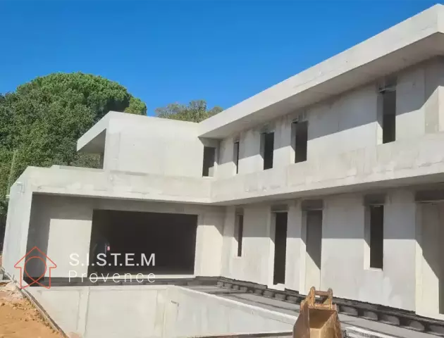 Installation complète de systèmes énergétiques pour une maison neuve de 300 m² à Aix-en-Provence