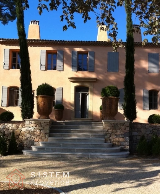 Rénovation d'une bastide à Saint-Marc-Jaumegarde