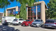 Bâtiment professionnel à Meyreuil équipé d’une installation CVC rénovée par SISTEM Provence