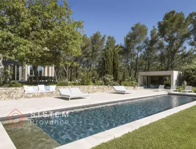 utilisez l'énergie solaire pour chauffer et filtrer sa piscine gratuitement