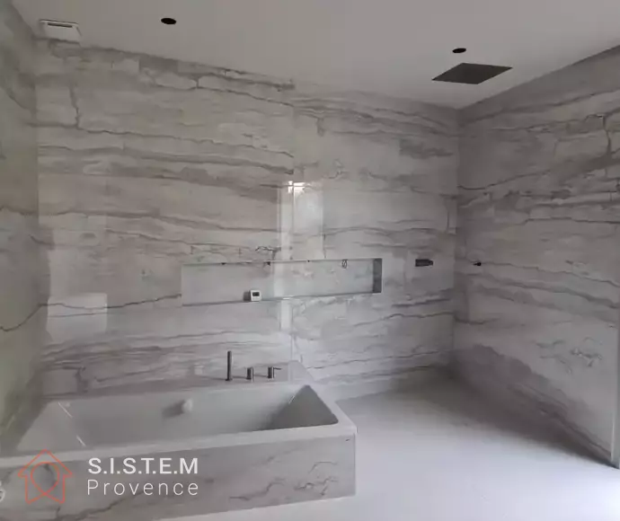 Mise en œuvre et finitions : la discrétion comme ligne directrice