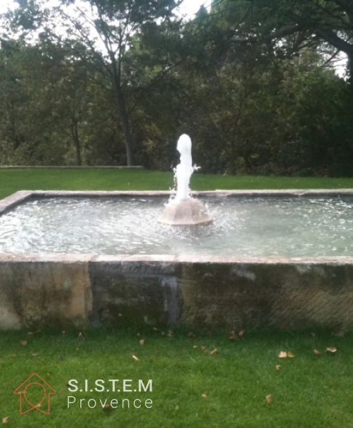 Installation de fontaine de jardin