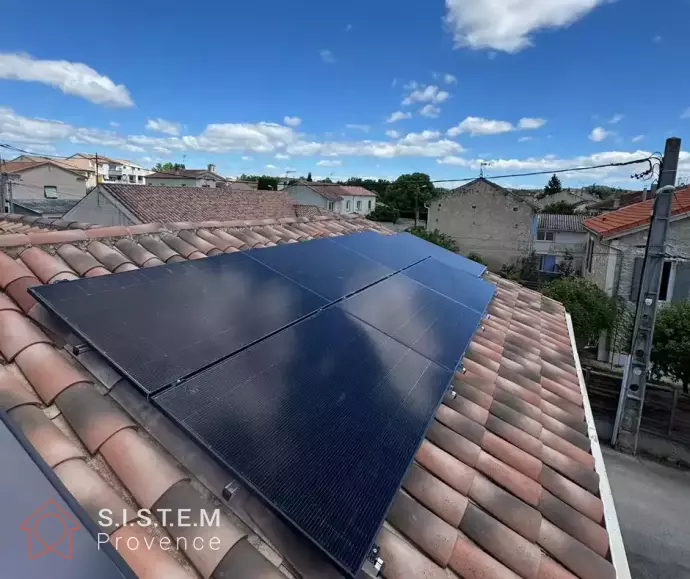 Installation solaire connectée avec batterie de stockage Enphase