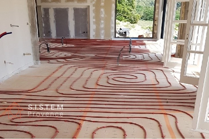 Réalisation et installation d'un plancher chauffant dans une Maison en construction à Lambesc
