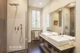 Salle de bain, douche à l'italienne, radiateur en fonte, plomberie et robinetterie, rénovation.