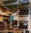 Système  de climatisation spécifique aux caves à vin plafonnier