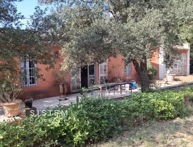 Installation d’un système complet de traitement d’eau potable dans une maison à Saint-Marc-Jaumegarde