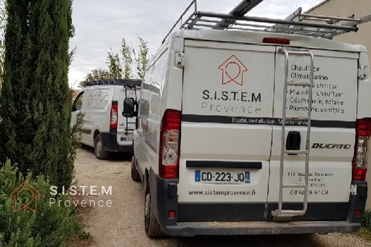 Mise en service du système de chauffage par pompe à chaleur et plancher chauffant dans une villa d'architecte à Lambesc