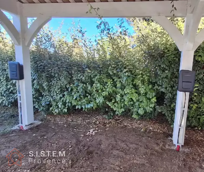 Installation de borne de recharge pour véhicules électriques St Cannat