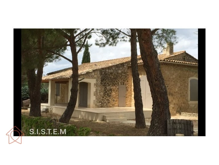 Réalisation de la rénovation d'une maison à Lourmarin proche du château et centre du village